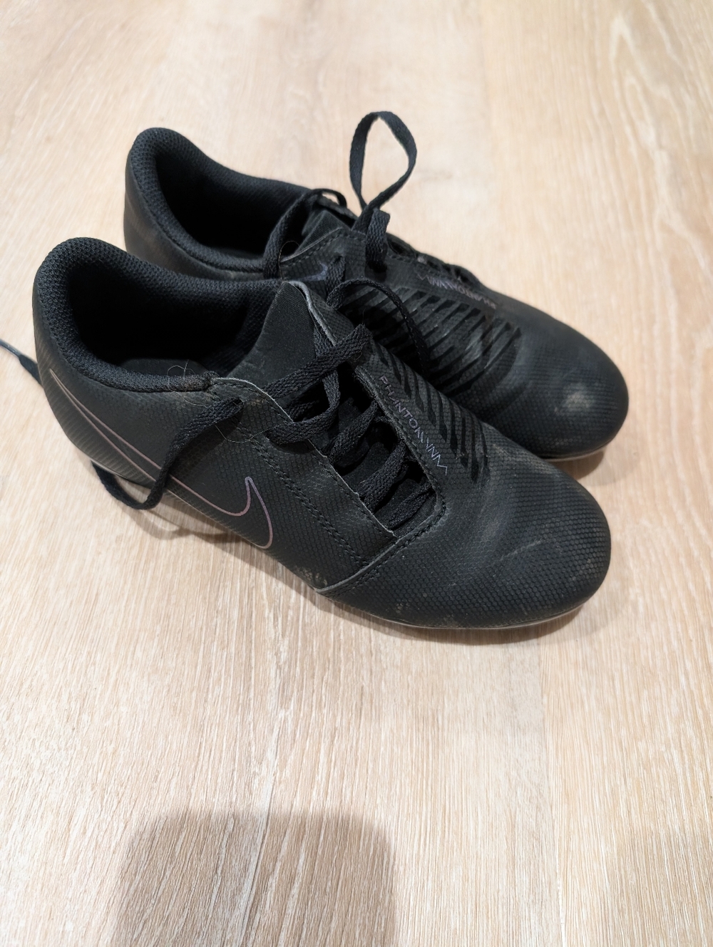 Nike Phantom Soccer Cleats Size 3